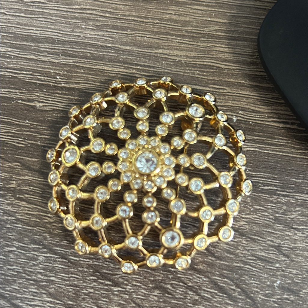 Signed Swan Swarovski Gold Tone And Crystal Dome Shaped Brooch Preowned Preowned